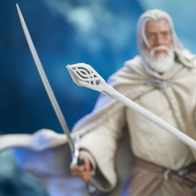 The Lord of the Rings Gandalf the White Deluxe PVC Statue Figure - Diamond Select Toys Gallery Diorama