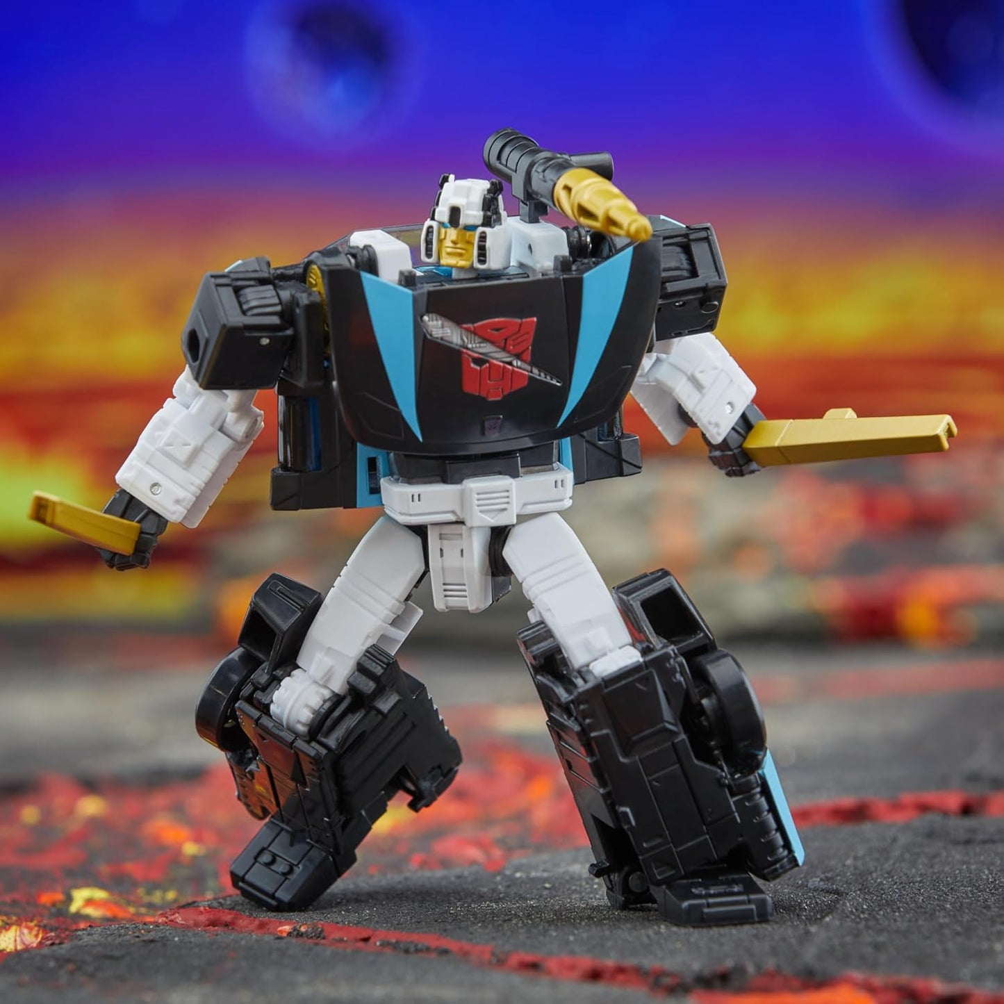 Transformers: Legacy United Deluxe Class Armada Universe Wheeljack Action Figure - Takara Tomy, Hasbro