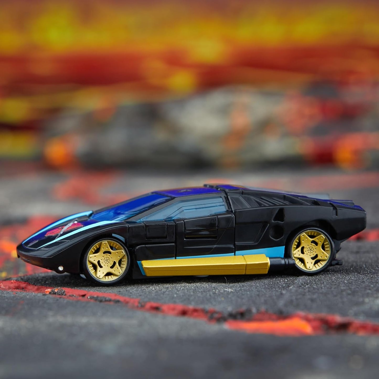 Transformers: Legacy United Deluxe Class Armada Universe Wheeljack Action Figure - Takara Tomy, Hasbro