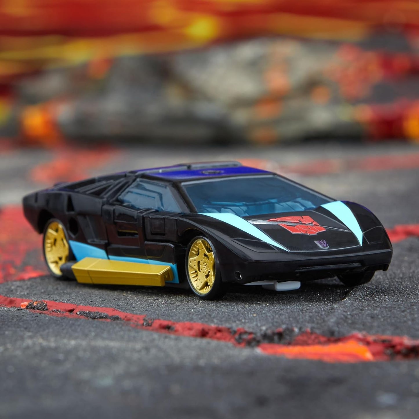 Transformers: Legacy United Deluxe Class Armada Universe Wheeljack Action Figure - Takara Tomy, Hasbro