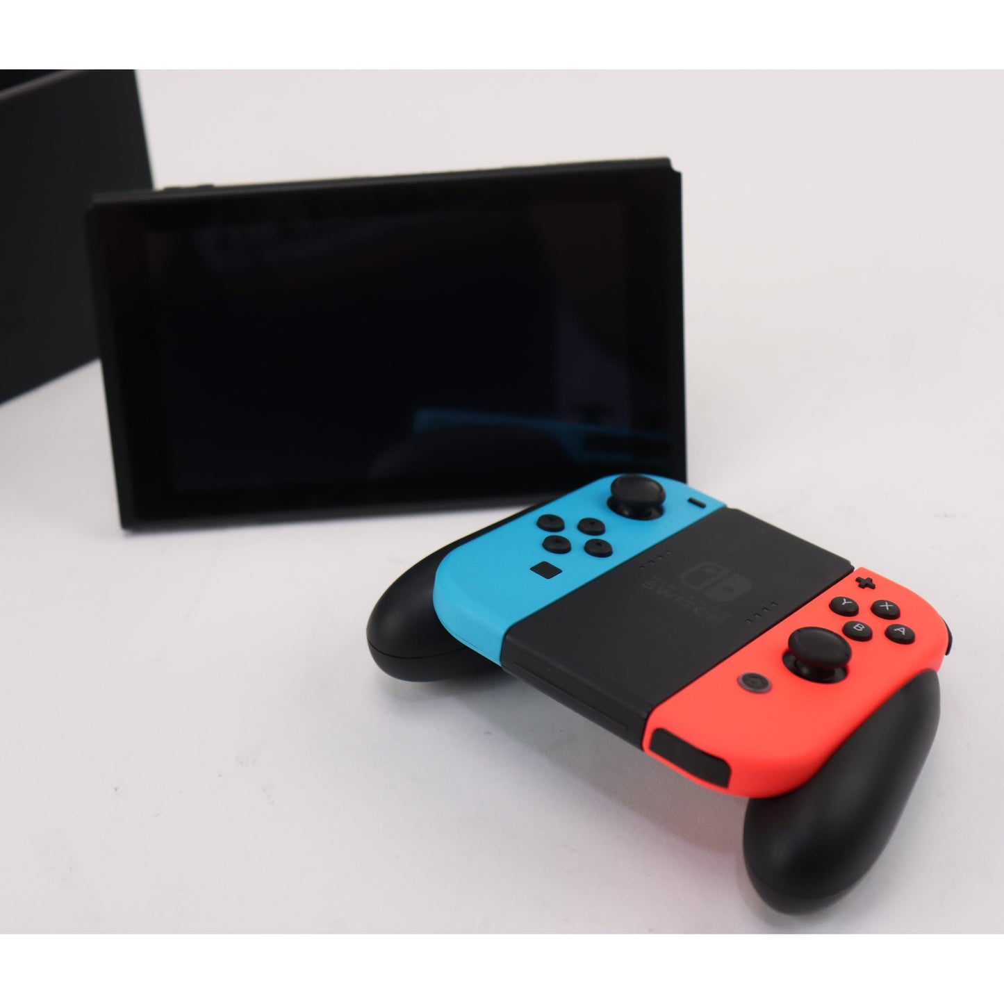 Nintendo Switch Console Bundle: 2019 Model HAC-001 -01 with Joy-Cons - Pre-owned Guarantee!