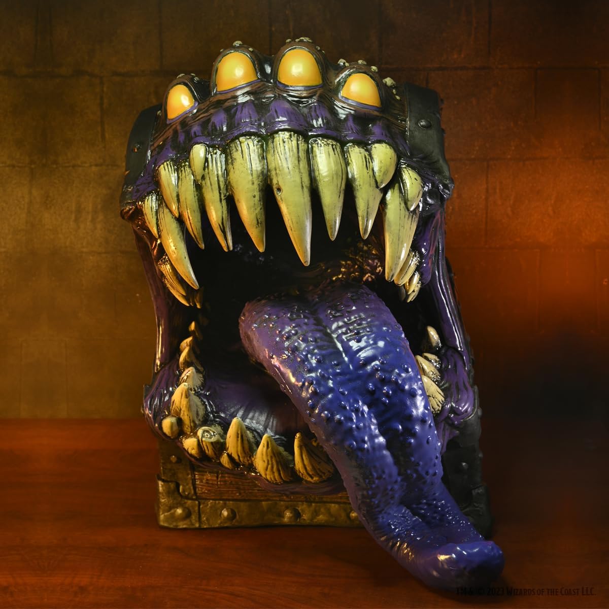 Dungeons & Dragons Mimic Chest Life-Sized Figure - WizKids - Replicas of the Realms