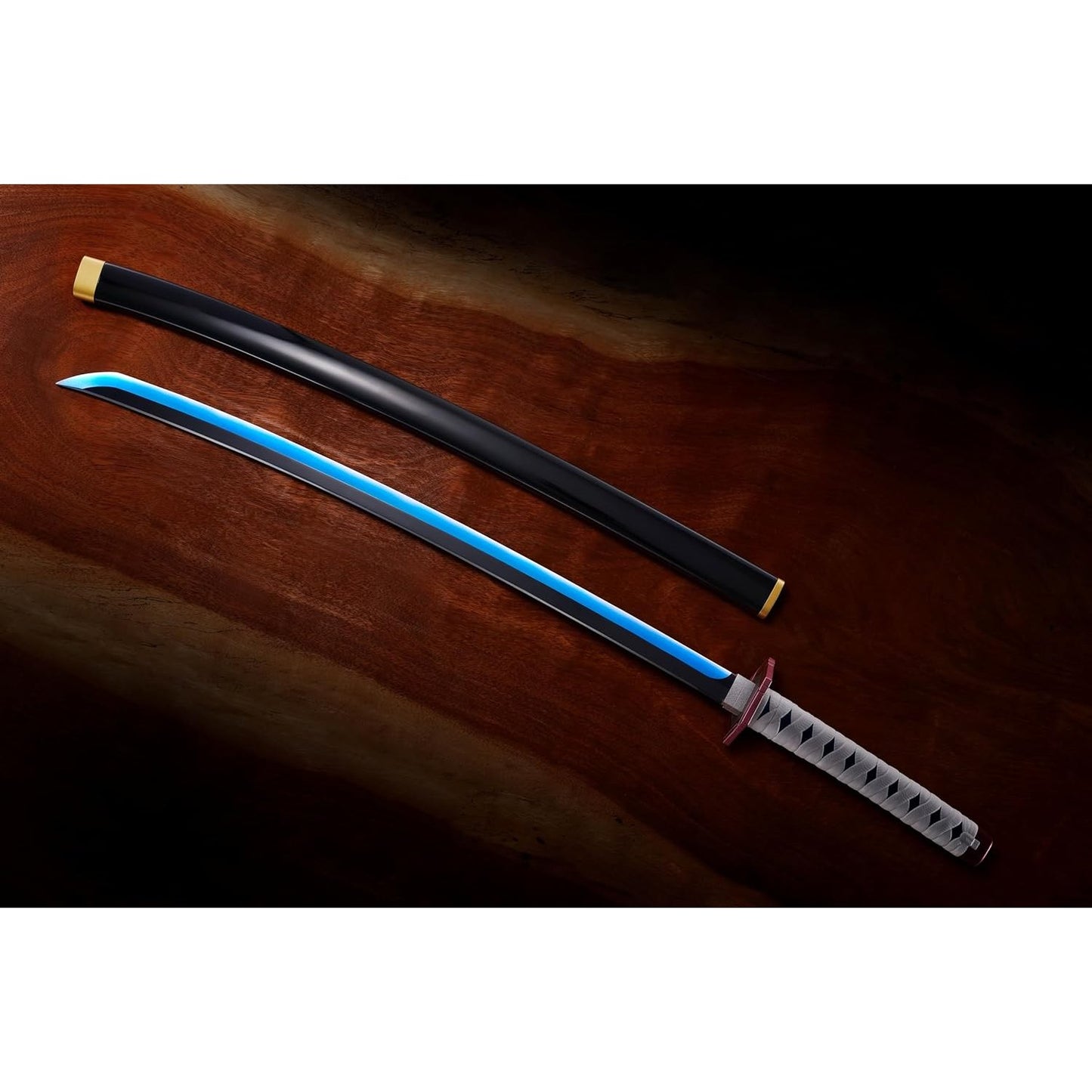 Demon Slayer: Kimetsu no Yaiba Giyu Tomioka Nichirin Sword Replica - Bandai Spirits - Proplica