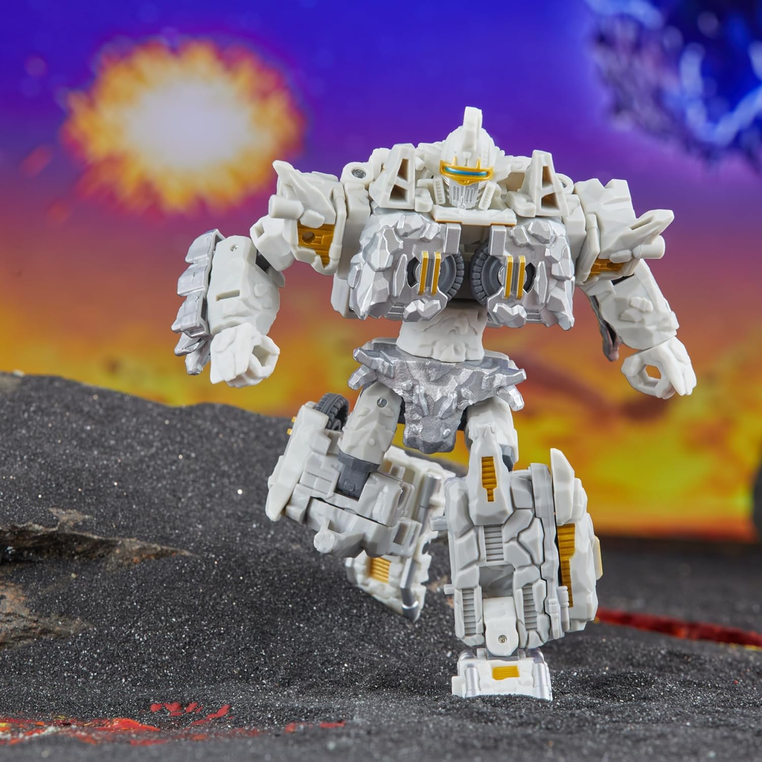 Transformers: Legacy United Deluxe Class Infernac Universe Nucleous Action Figure - Hasbro, Takara Tomy
