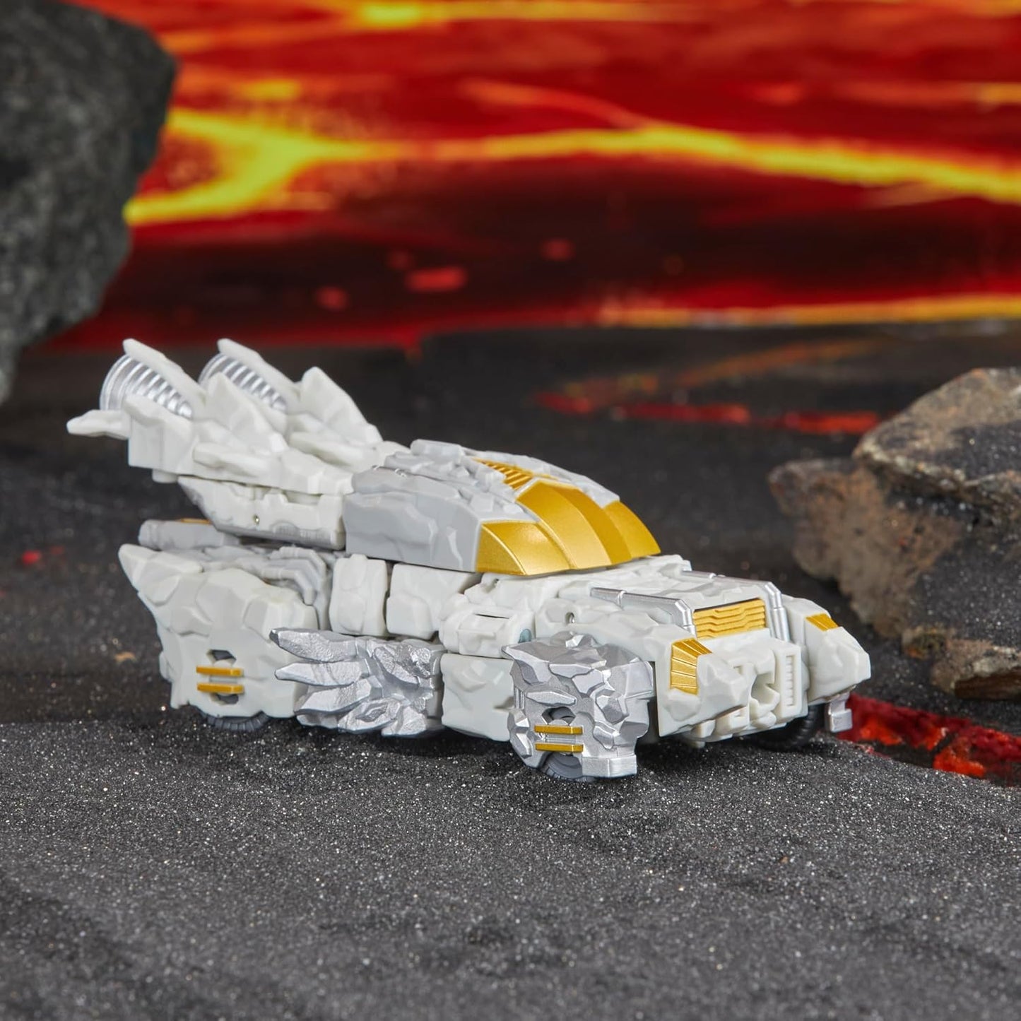 Transformers: Legacy United Deluxe Class Infernac Universe Nucleous Action Figure - Hasbro, Takara Tomy