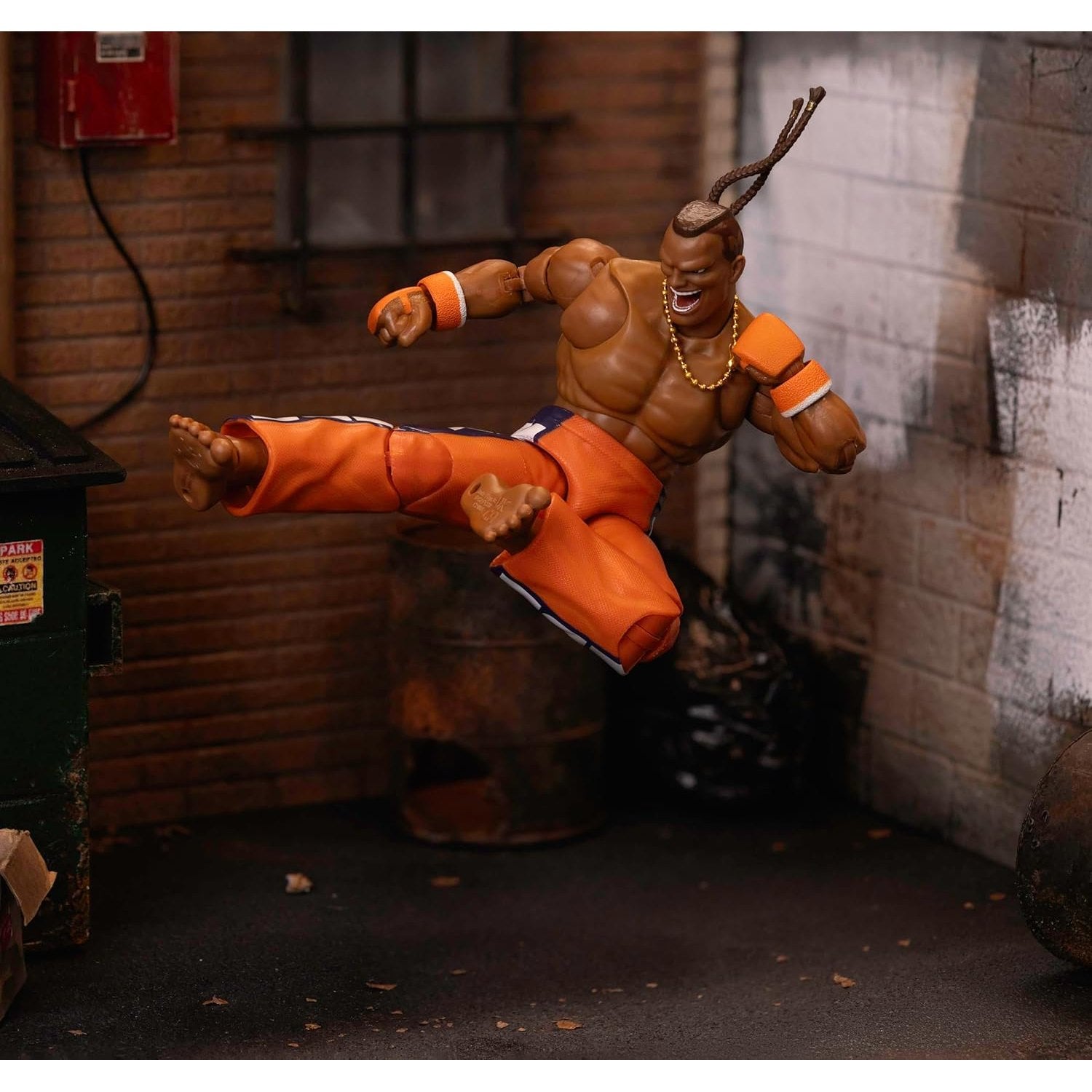 Jada Toys Street Fighter Figura Guile (15 cm) - Personaggio mobile da collezione e action da Street Fighter 2: The Final Challengers, con testa alternativa, mani e accessori, dai 13 anni in su Jada Toys Street Fighter Figura Guile (15 cm) - Personaggio mobile da collezione e action da Street Fighter 2: The Final Challengers, con testa alternativa, mani e accessori, dai 13 anni in su