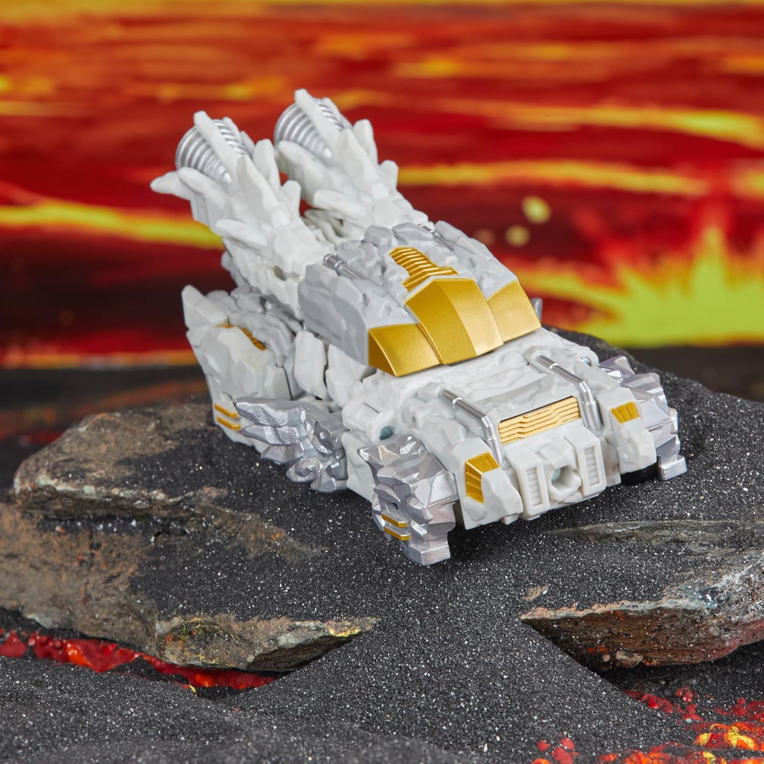 Transformers: Legacy United Deluxe Class Infernac Universe Nucleous Action Figure - Hasbro, Takara Tomy