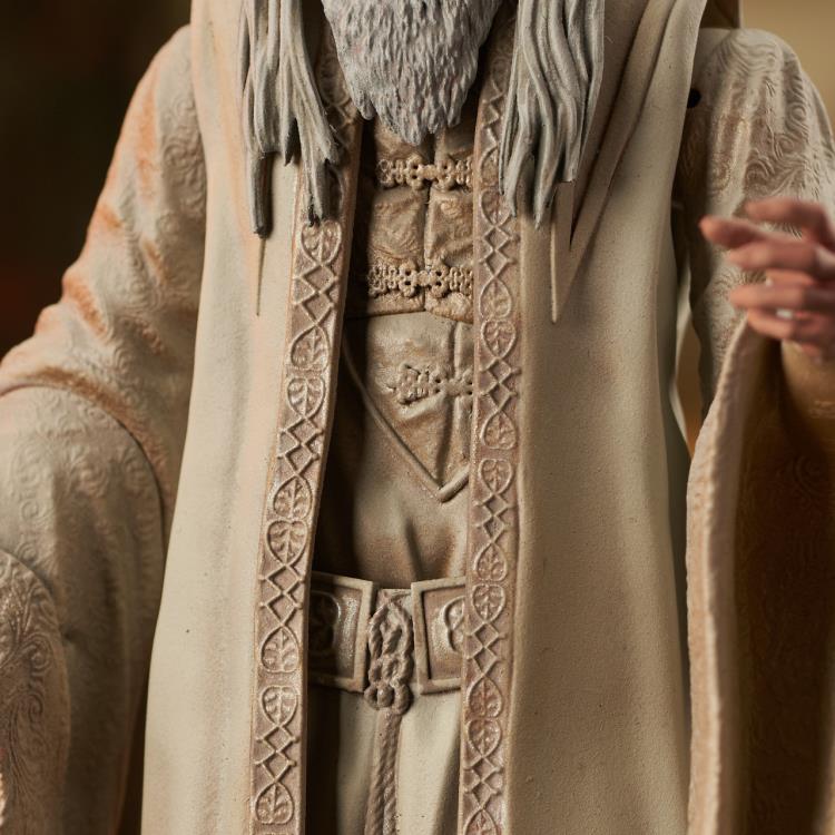 The Lord of The Rings Saruman Deluxe Action Figure - Diamond Select Toys