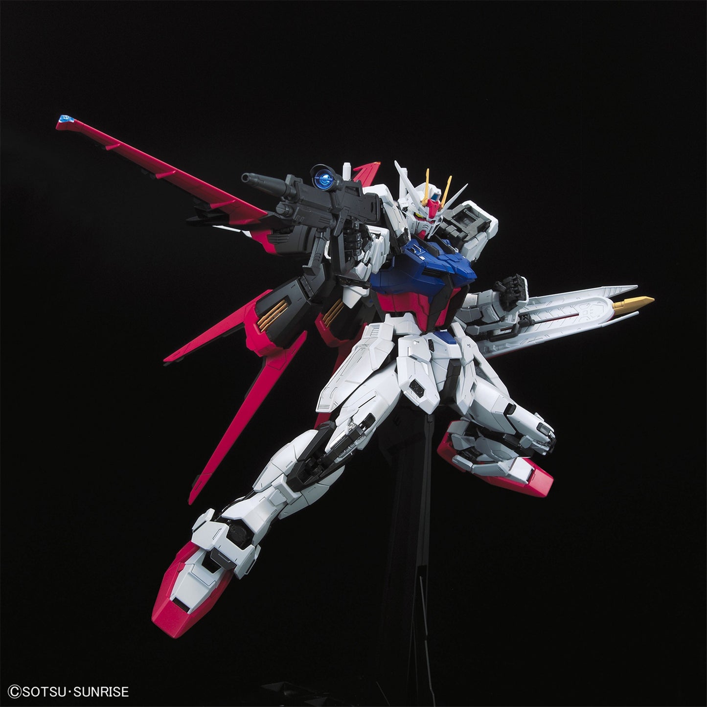 Perfect Strike Gundam O.M.N.I. Enforcer Suit PG GAT-X105+AQM/E-YM1