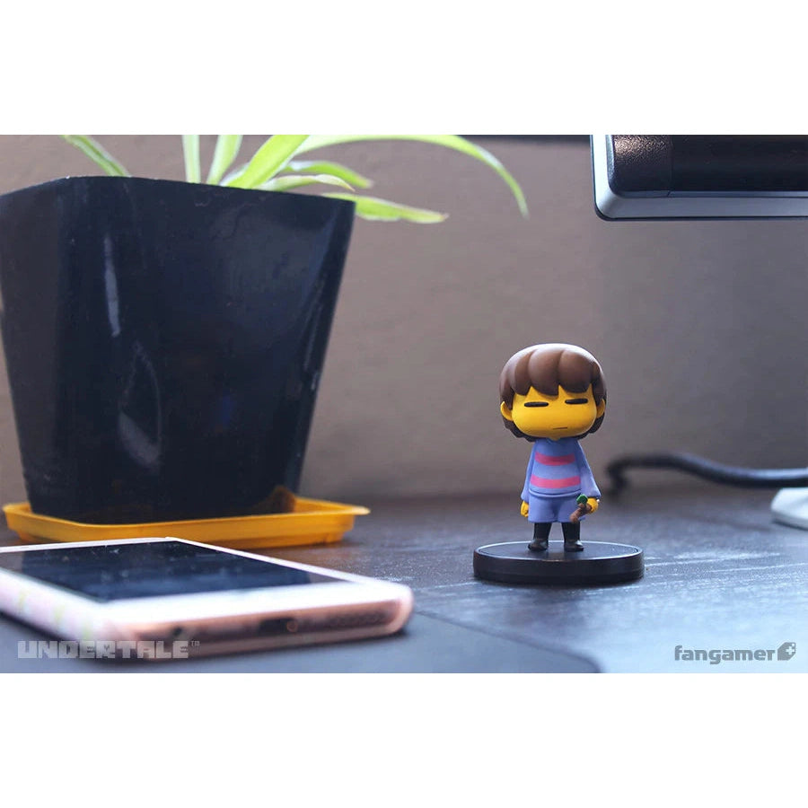 Undertale The Human Figurine - Fangamer, Happy Worker - Little Buddy: Series 1