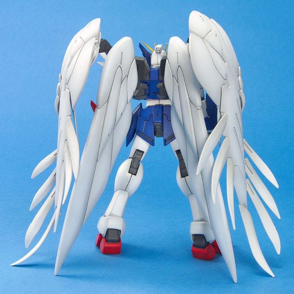 Mobile Suit Gundam W Wing Gundam Zero Custom Endless Waltz Version 1/100 Scale Model Kit - Bandai Spirits - Master Grade MG Line
