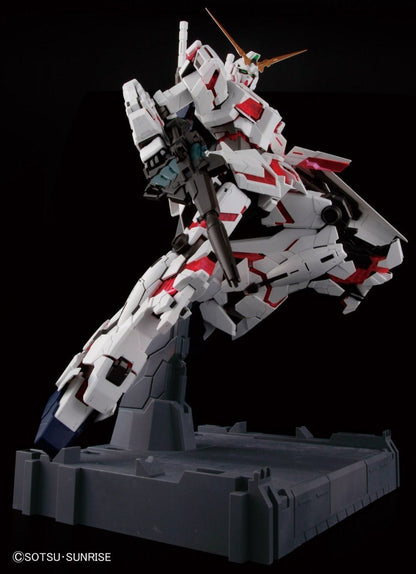 Unicorn Gundam Full Psycho-Frame Mobile Suit PG Perfect Grade Model Kit